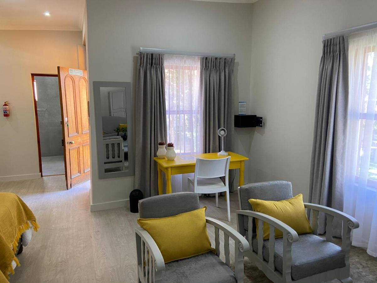 Cape Karoo Guesthouse Beaufort West Εξωτερικό φωτογραφία